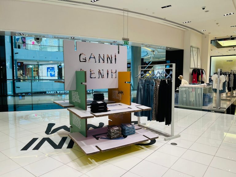 Ganni – Pop up
